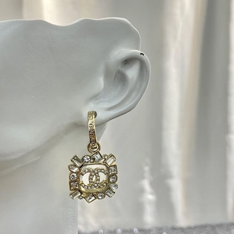 Chanel Earrings Elegant 225181