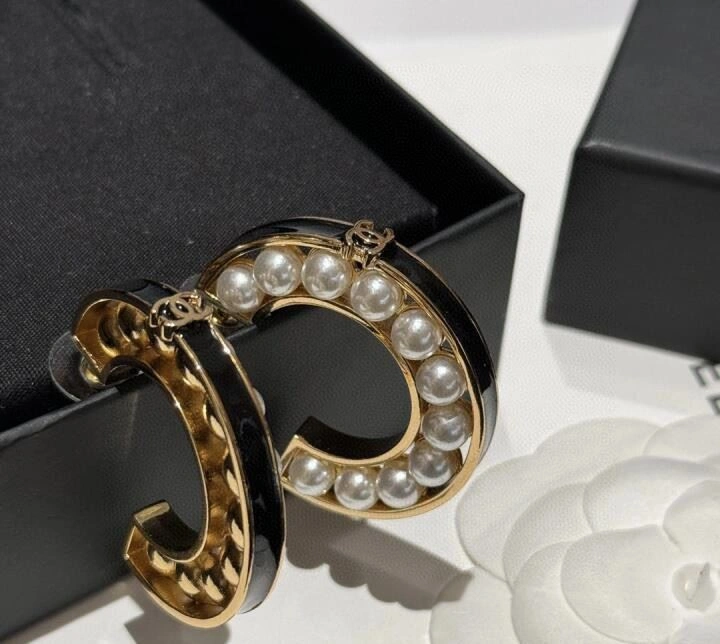 Chanel Earrings Trendsetting 225235