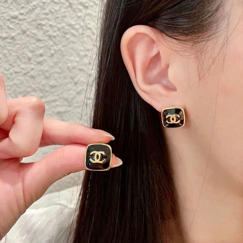 Affordable Chanel Earrings 225179