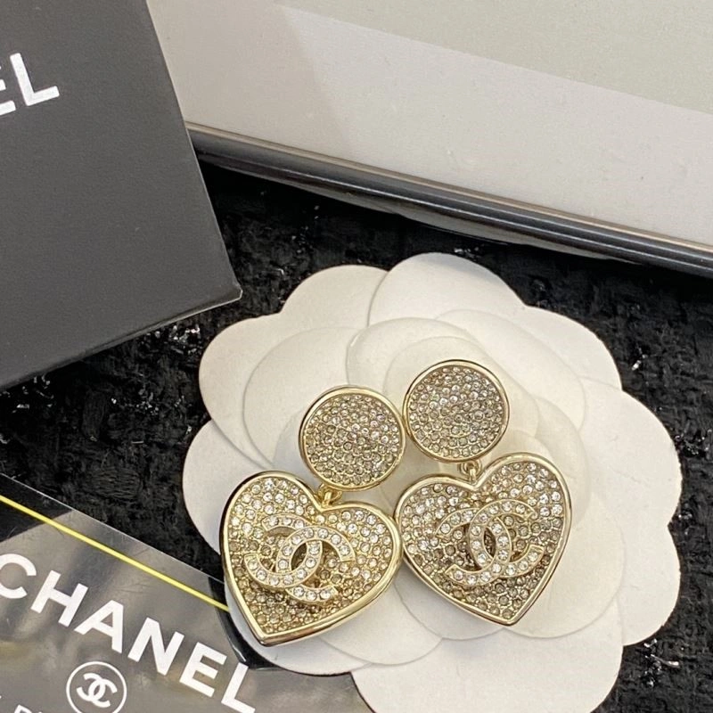 Lightweight Chanel Earrings 225161