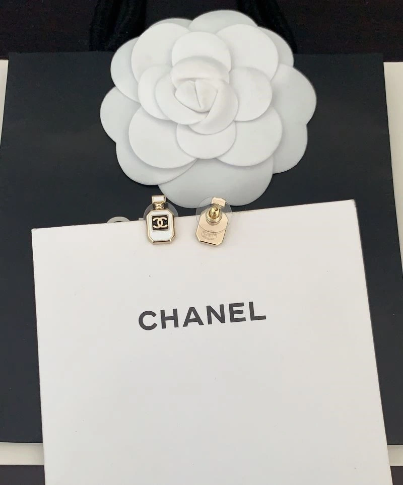 Chanel Earrings Versatile 225164