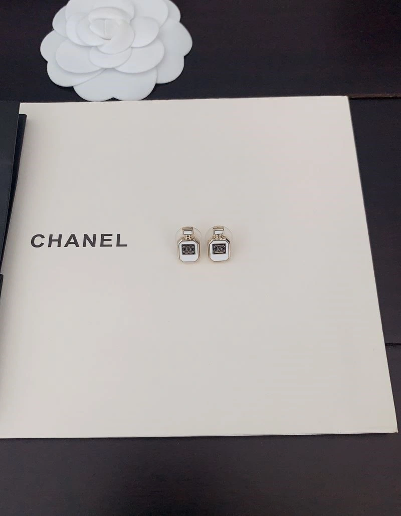 Chanel Earrings Versatile 225164