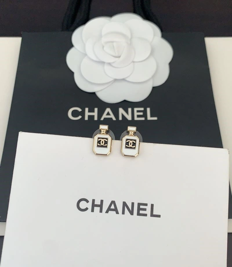 Chanel Earrings Versatile 225164