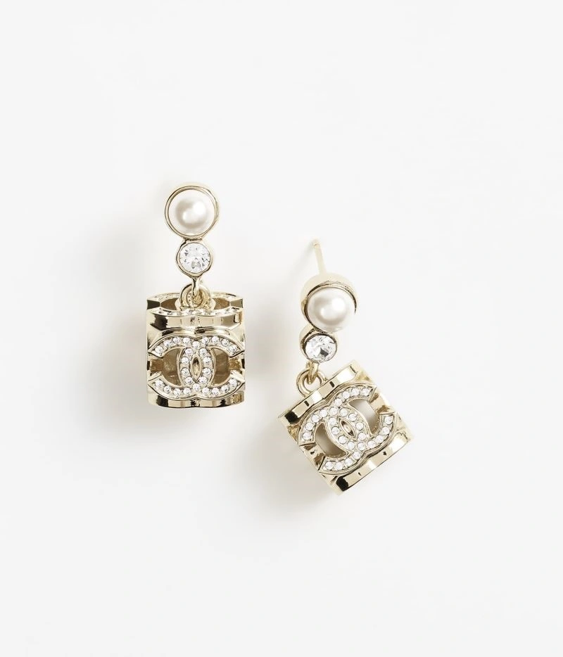 Fashionable Chanel Earrings 225212