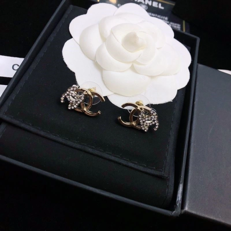 Unisex Chanel Earrings 225177