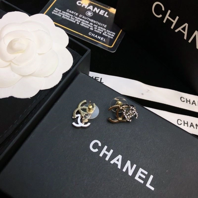 Unisex Chanel Earrings 225177