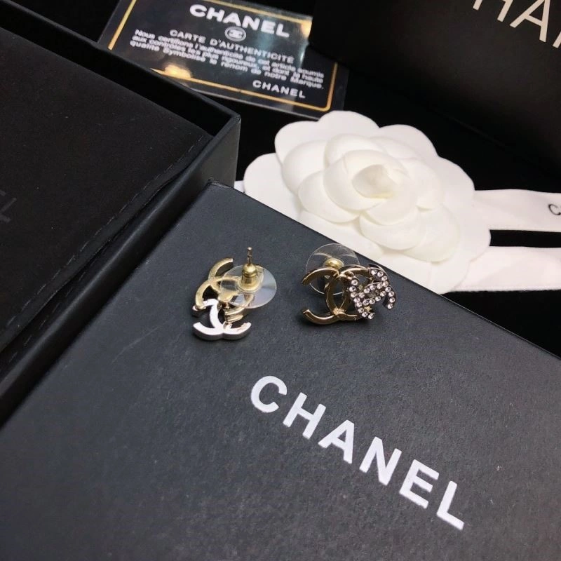 Unisex Chanel Earrings 225177