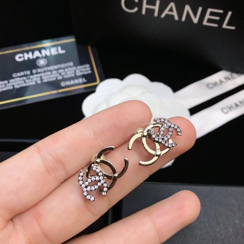 Unisex Chanel Earrings 225177