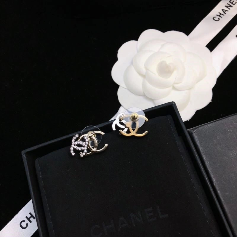 Unisex Chanel Earrings 225177