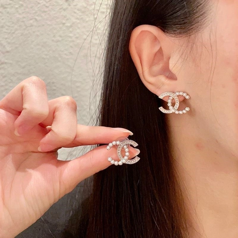 Effortless Chanel Earrings 225151