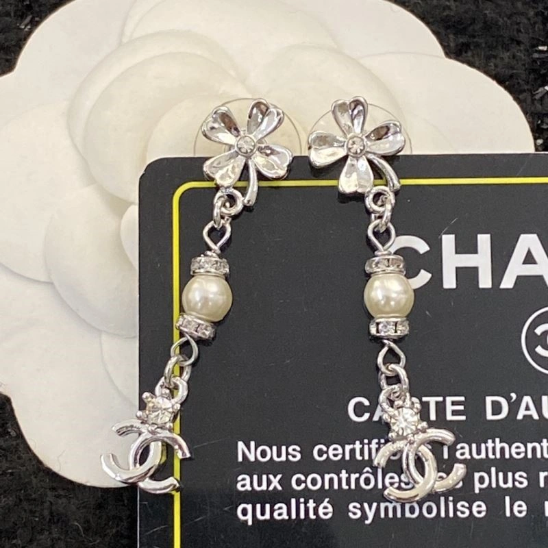 Chanel Earrings Packable 225120