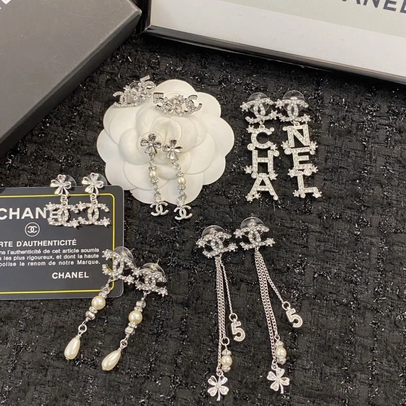 Chanel Earrings Packable 225120