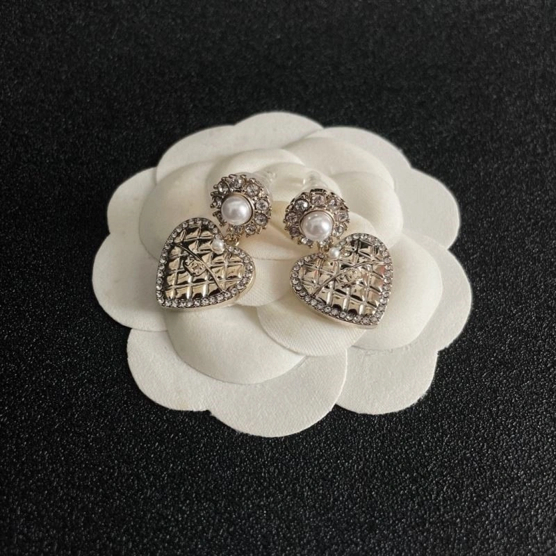 Compact Chanel Earrings 225141