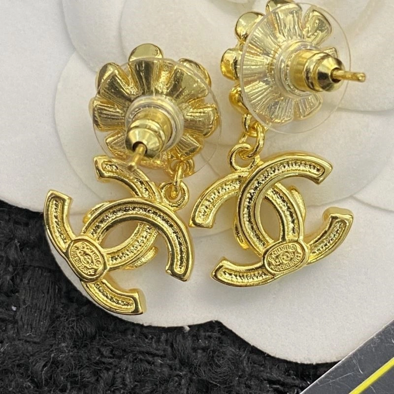 Elegant Chanel Earrings 225135