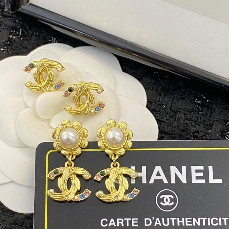 Elegant Chanel Earrings 225135