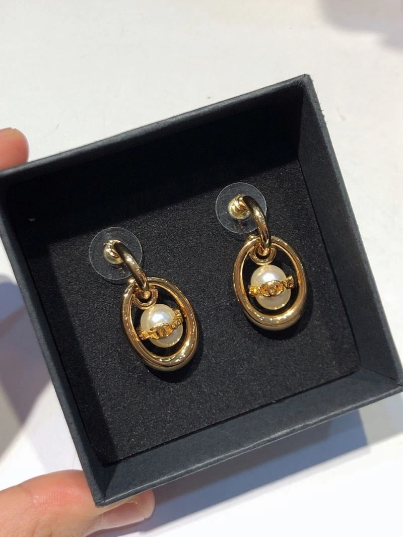 Chanel Earrings Versatile 225154
