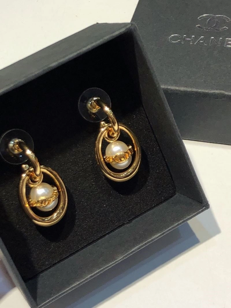 Chanel Earrings Versatile 225154