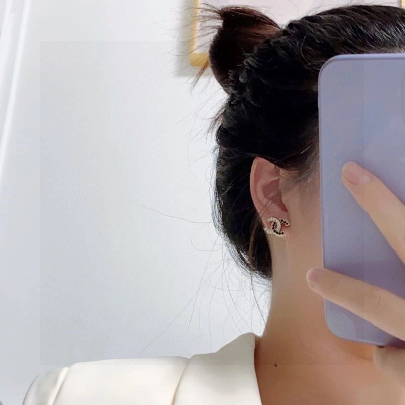 Compact Chanel Earrings 225109