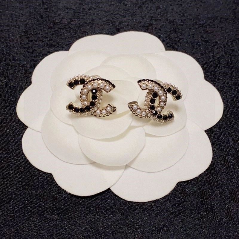 Compact Chanel Earrings 225109