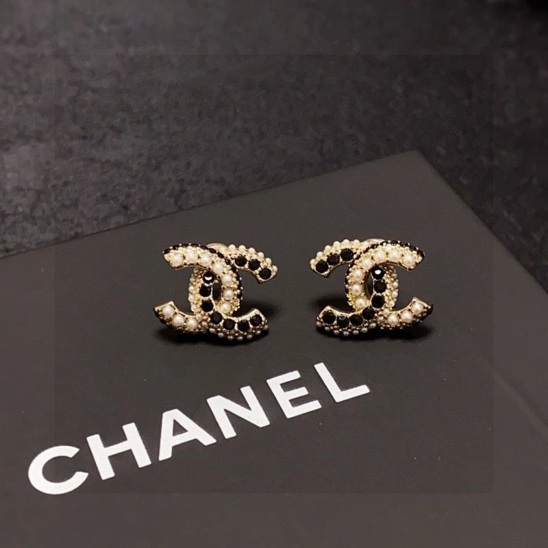 Compact Chanel Earrings 225109
