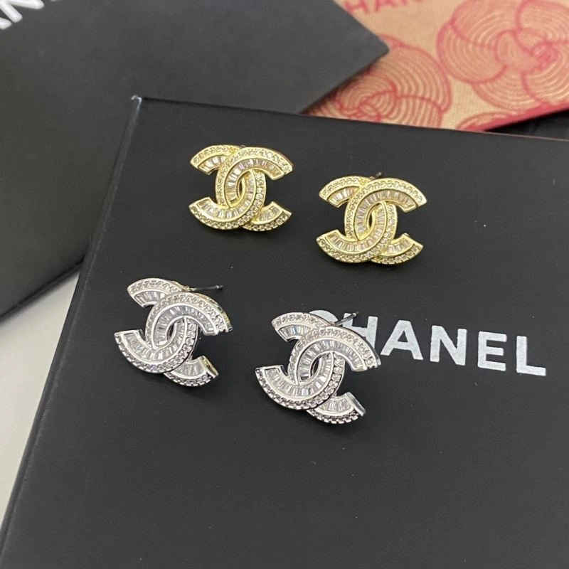Unisex Chanel Earrings 225200
