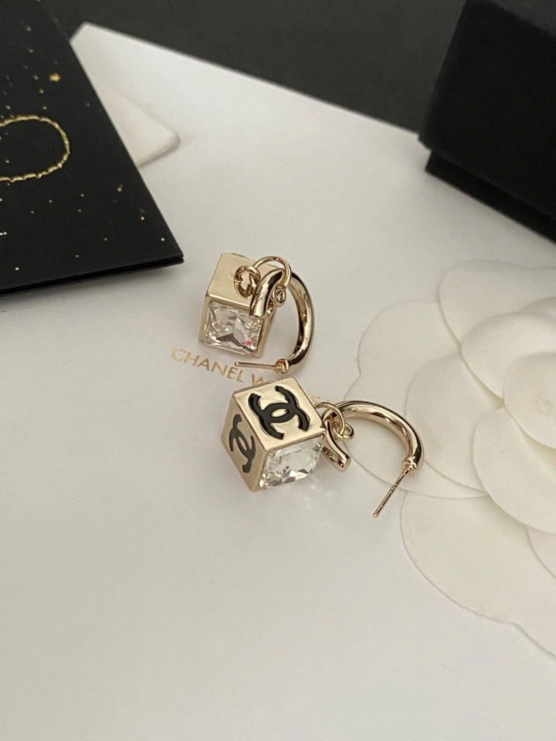 Chanel Earrings Effortless 225092