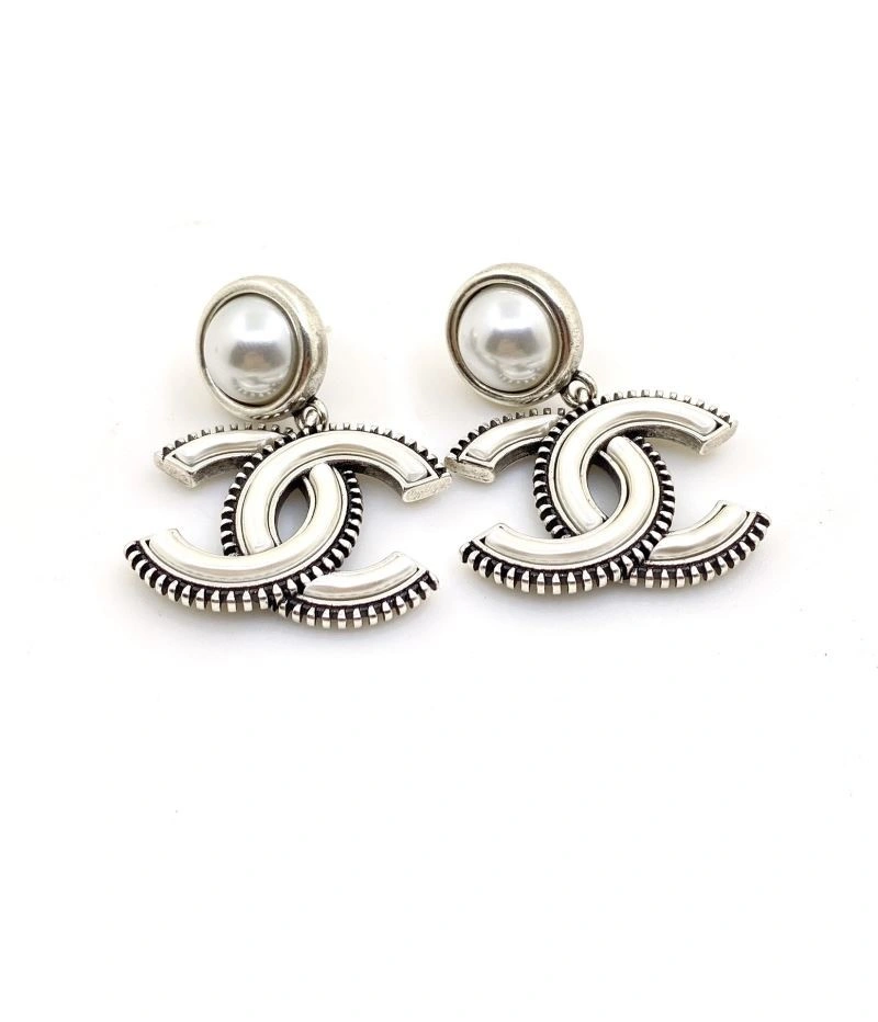 Chanel Earrings Modern 225101