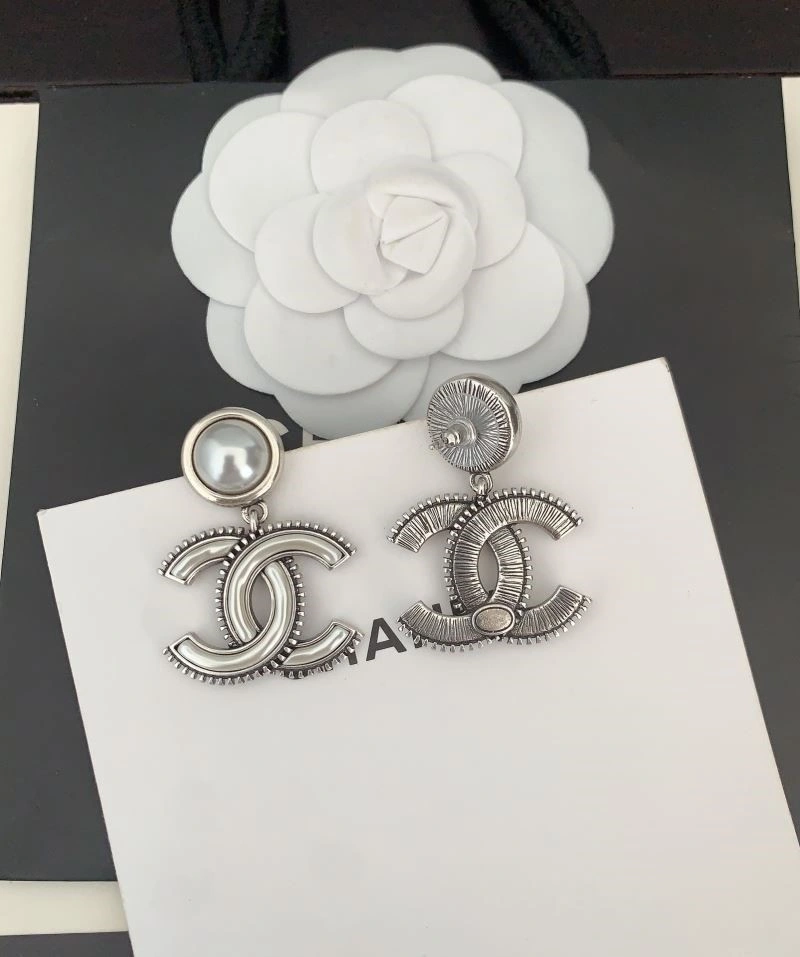 Chanel Earrings Modern 225101