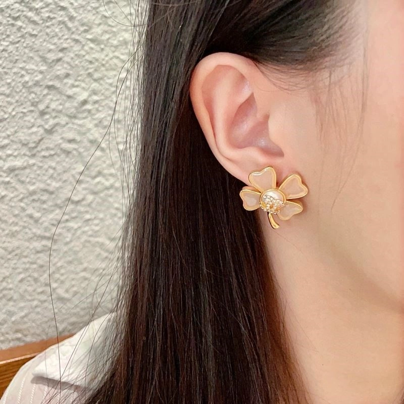 Versatile Chanel Earrings 225090