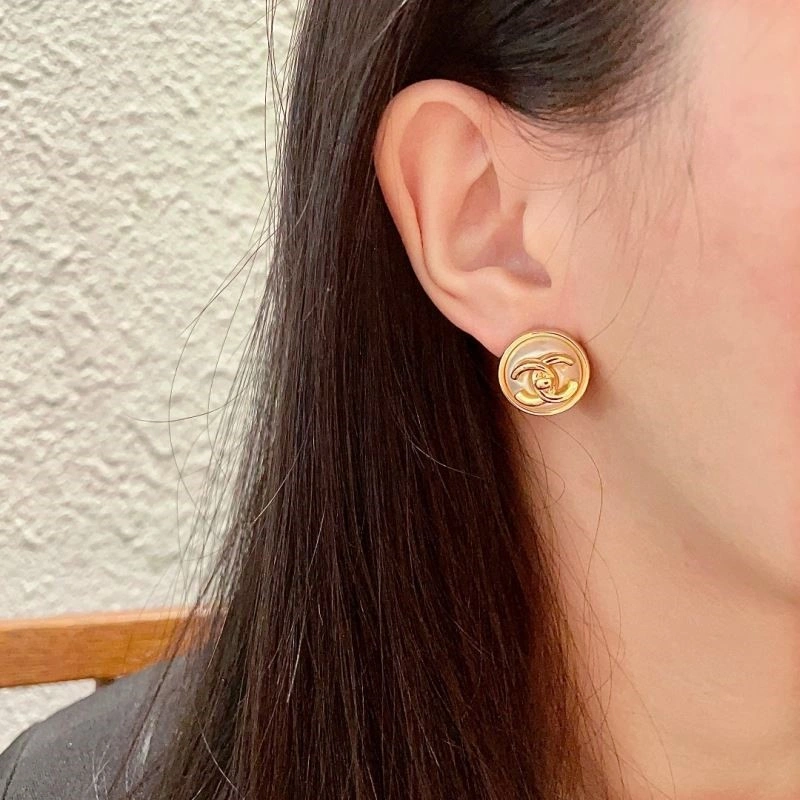 Fashionable Chanel Earrings 225087