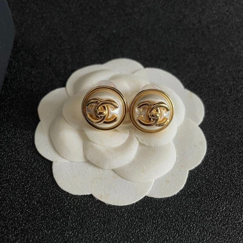 Fashionable Chanel Earrings 225087