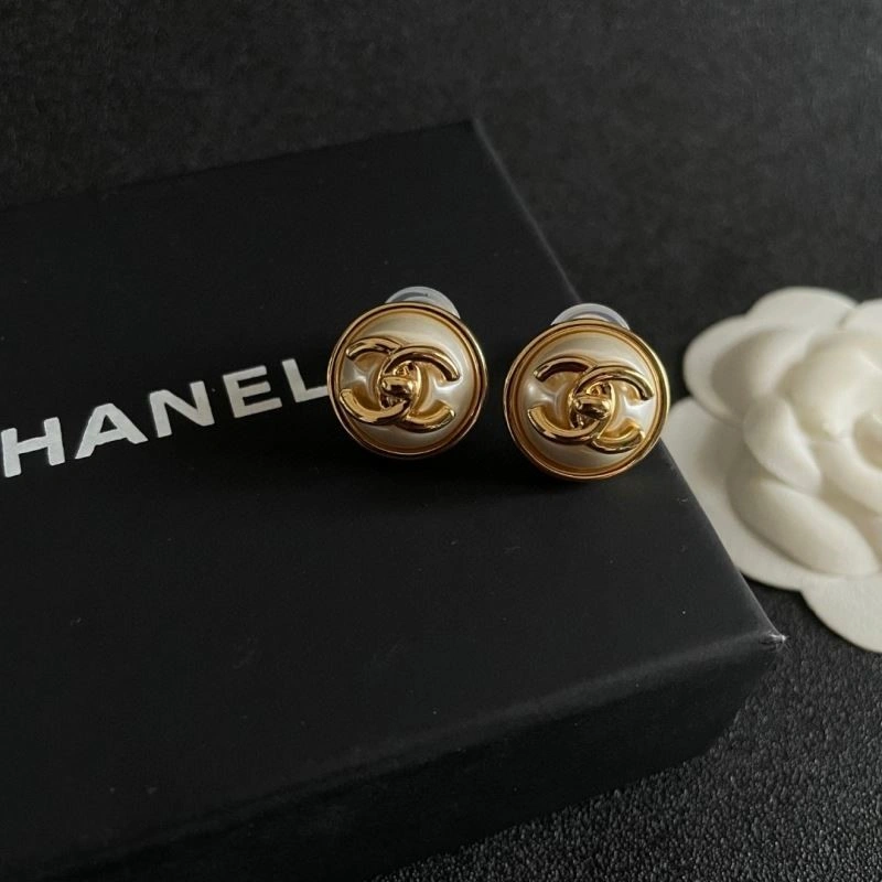Fashionable Chanel Earrings 225087
