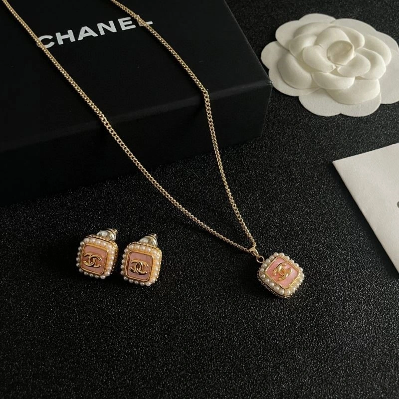 Chanel Earrings TimelessDesign 225103