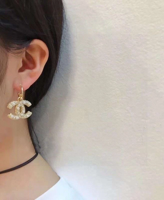 Supportive Chanel Earrings 225140
