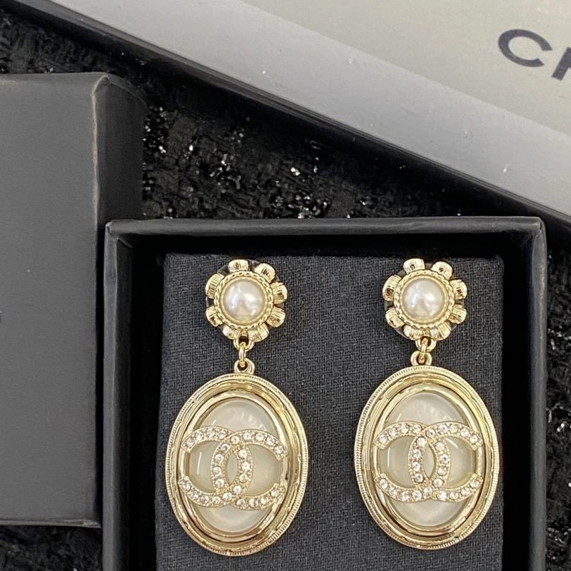 Chanel Earrings Lightweight 225082