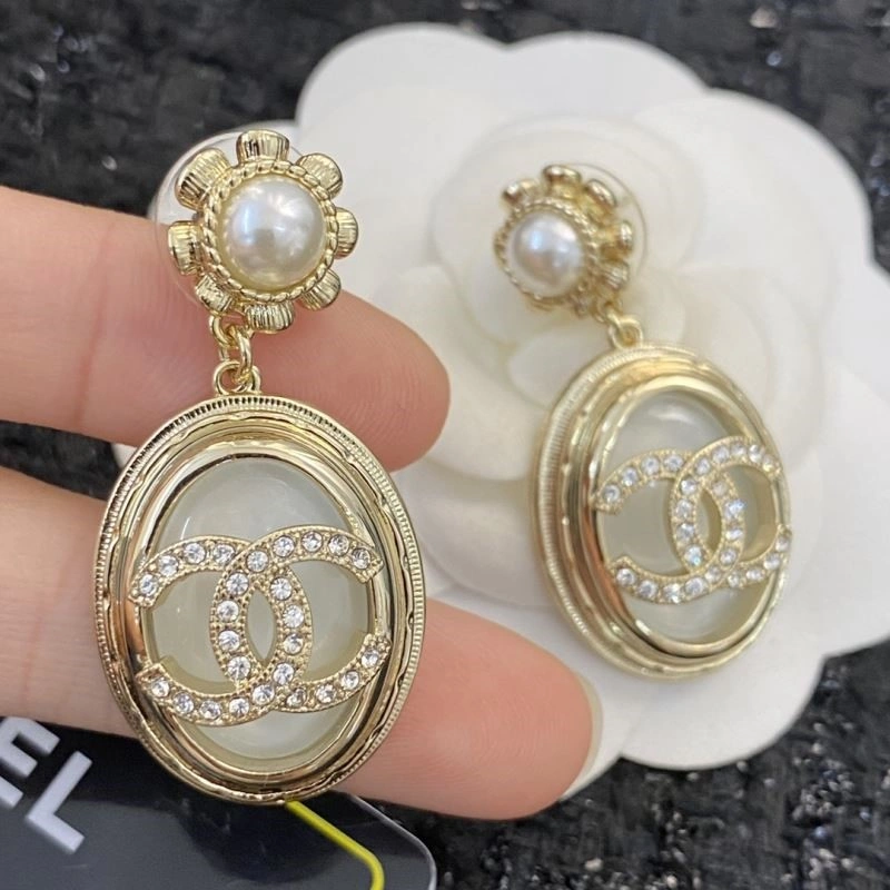 Chanel Earrings Lightweight 225082