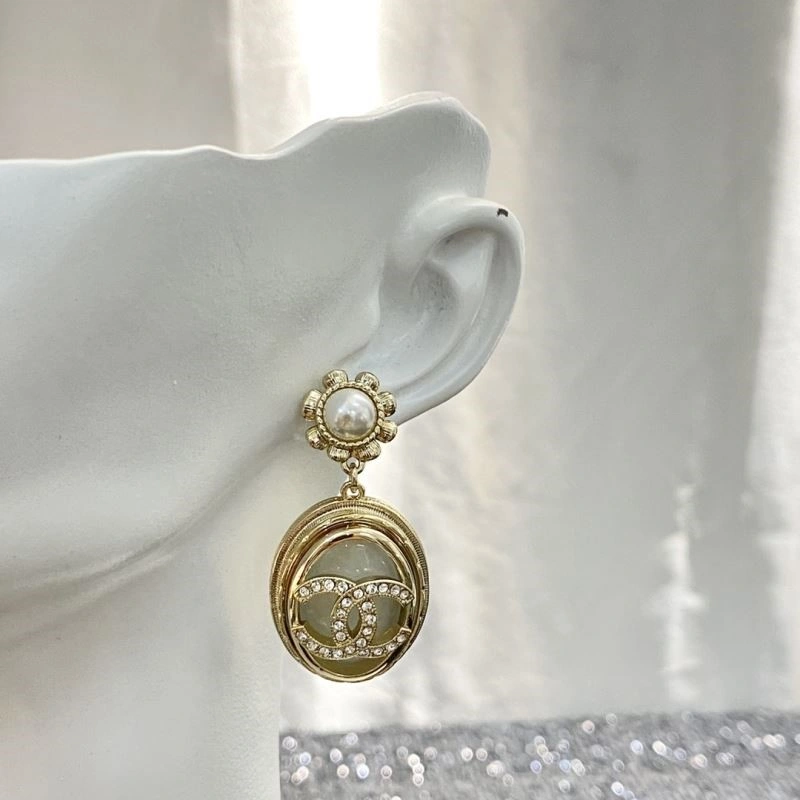 Chanel Earrings Lightweight 225082