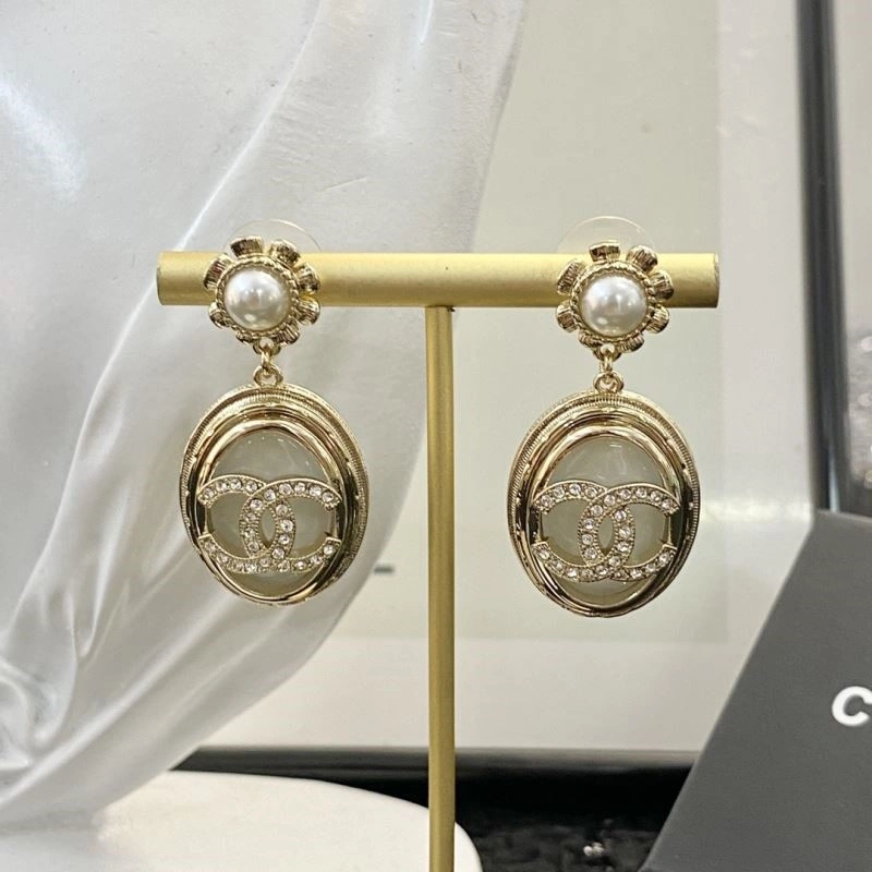 Chanel Earrings Lightweight 225082