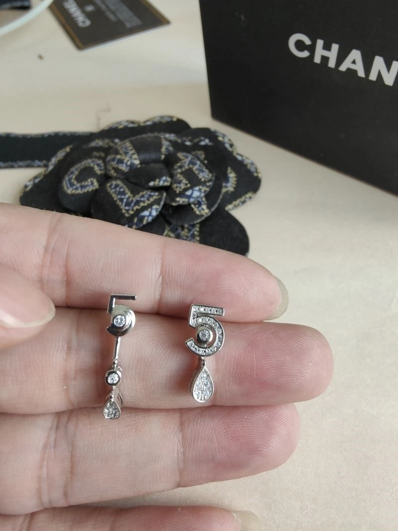 Versatile Chanel Earrings 225053