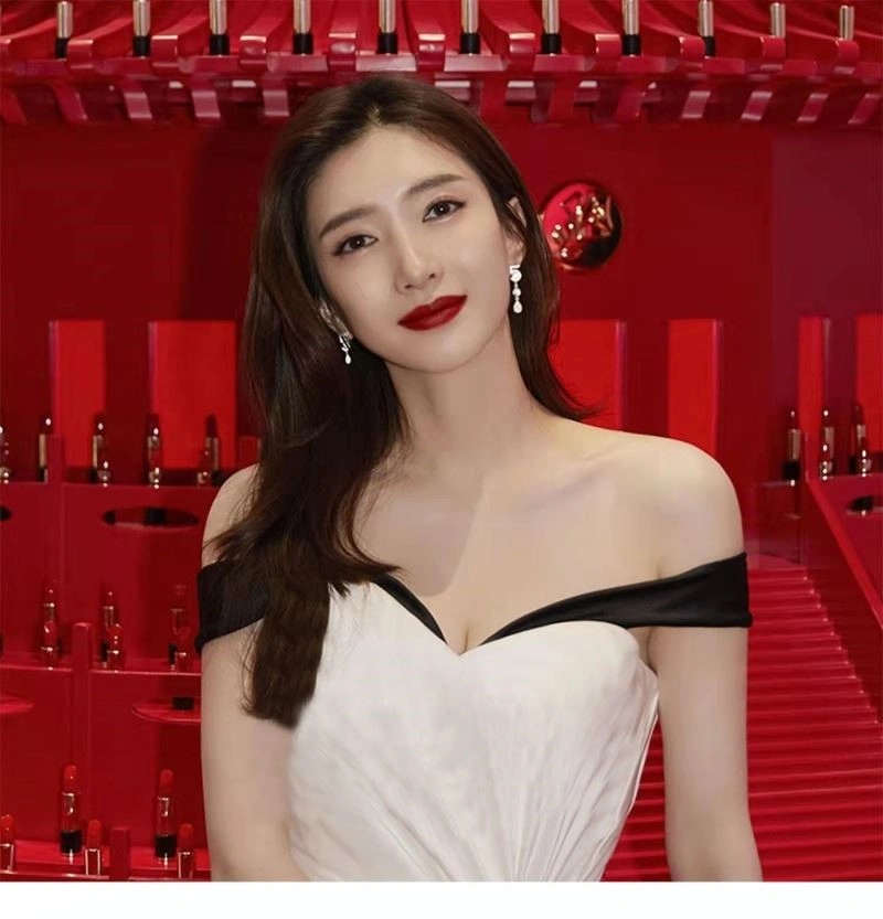 Versatile Chanel Earrings 225053