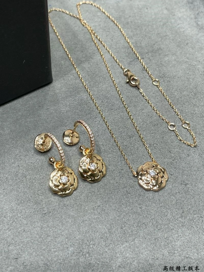 Flexible Chanel Earrings 225045