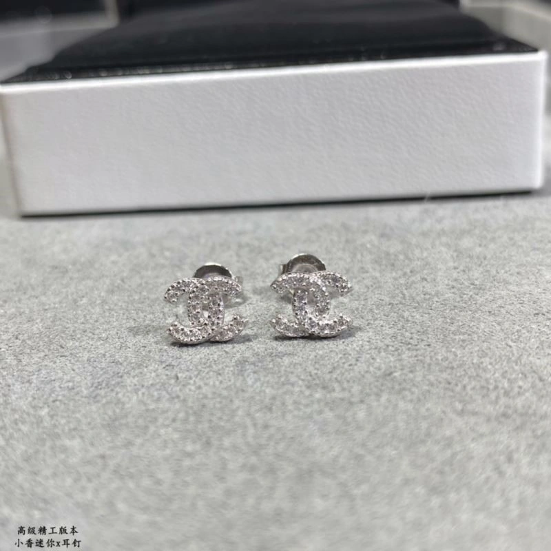 Snug Chanel Earrings 225039