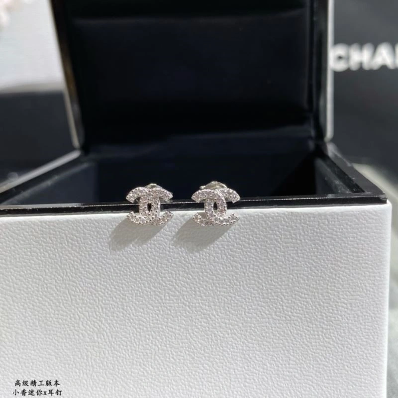 Snug Chanel Earrings 225039