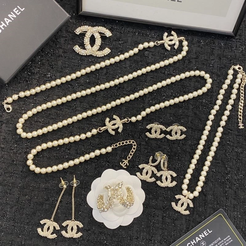 Durable Chanel Earrings 225038
