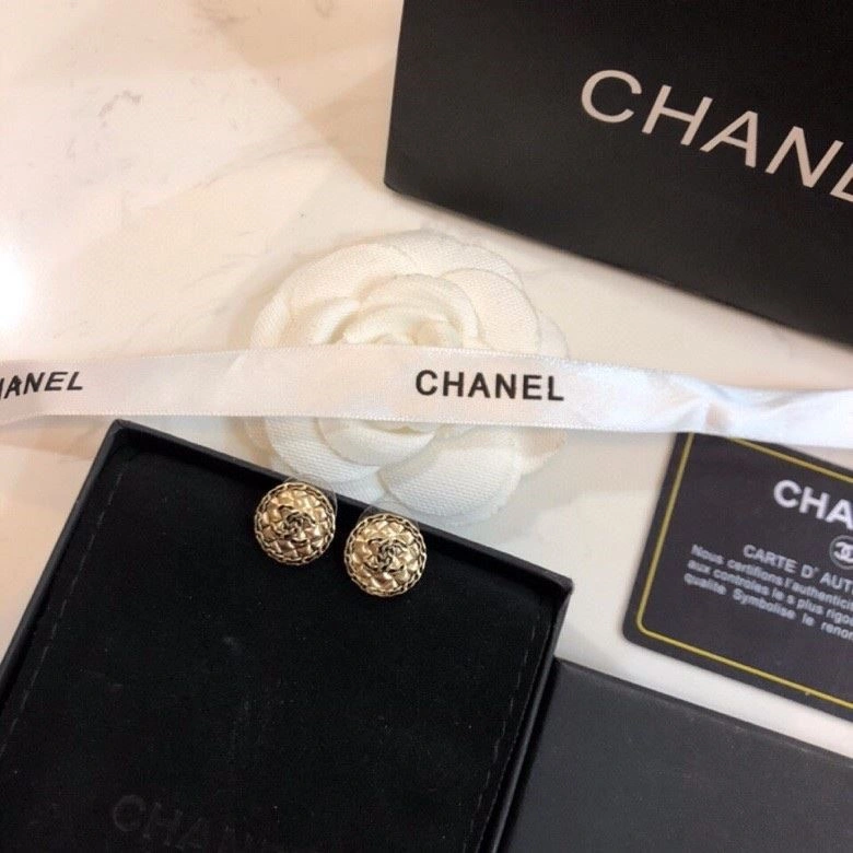 Minimalist Chanel Earrings 225041