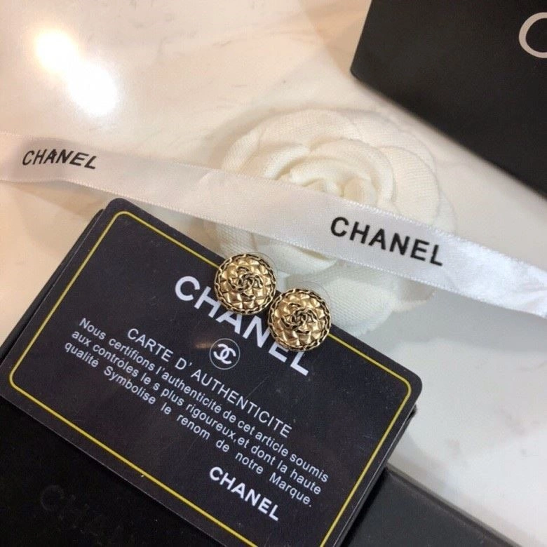 Minimalist Chanel Earrings 225041