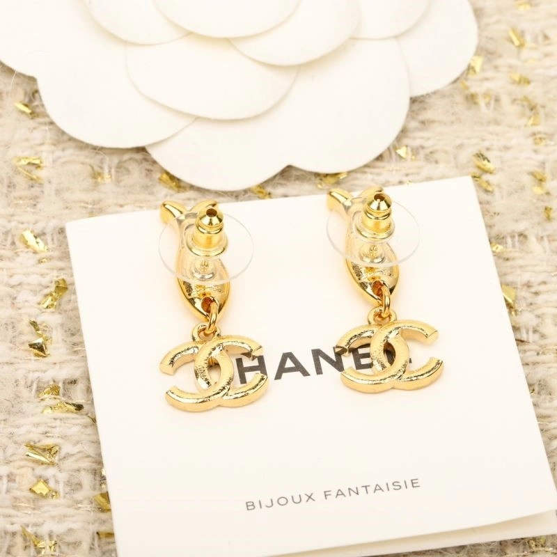 Chic Chanel Earrings 225037