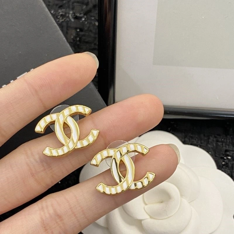 MoistureWicking Chanel Earrings 225017