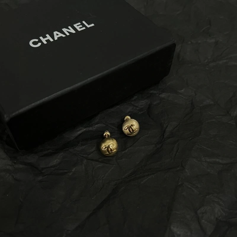 Effortless Chanel Earrings 225002