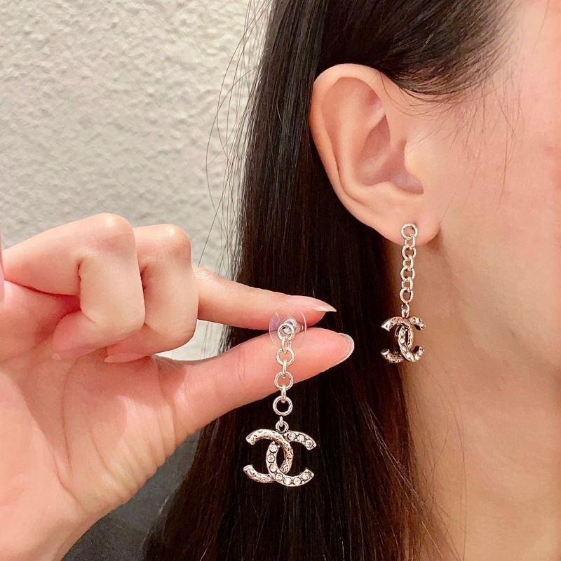 Chanel Earrings Efficient 225001